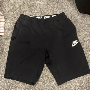 Mens medium black Nike shorts